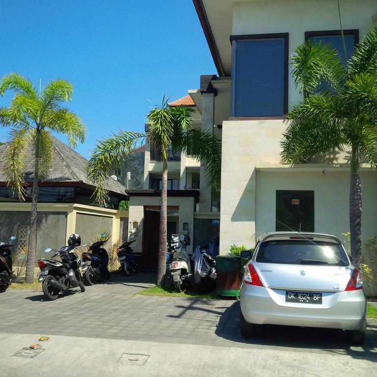 Suji Apartment Bali Værelse billede