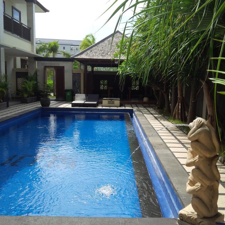 Suji Apartment Bali Værelse billede